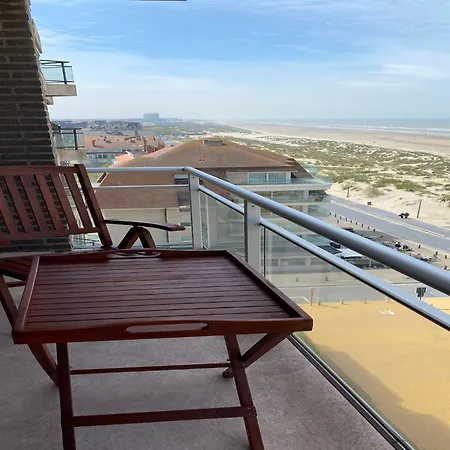 In With Sea Views, Cleaning Included Apartament Nieuwpoort